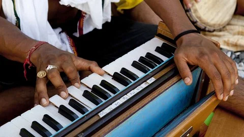 FREE Course at Udemy: How to Play Harmonium by Ear So You Can Play Any Kirtan Song